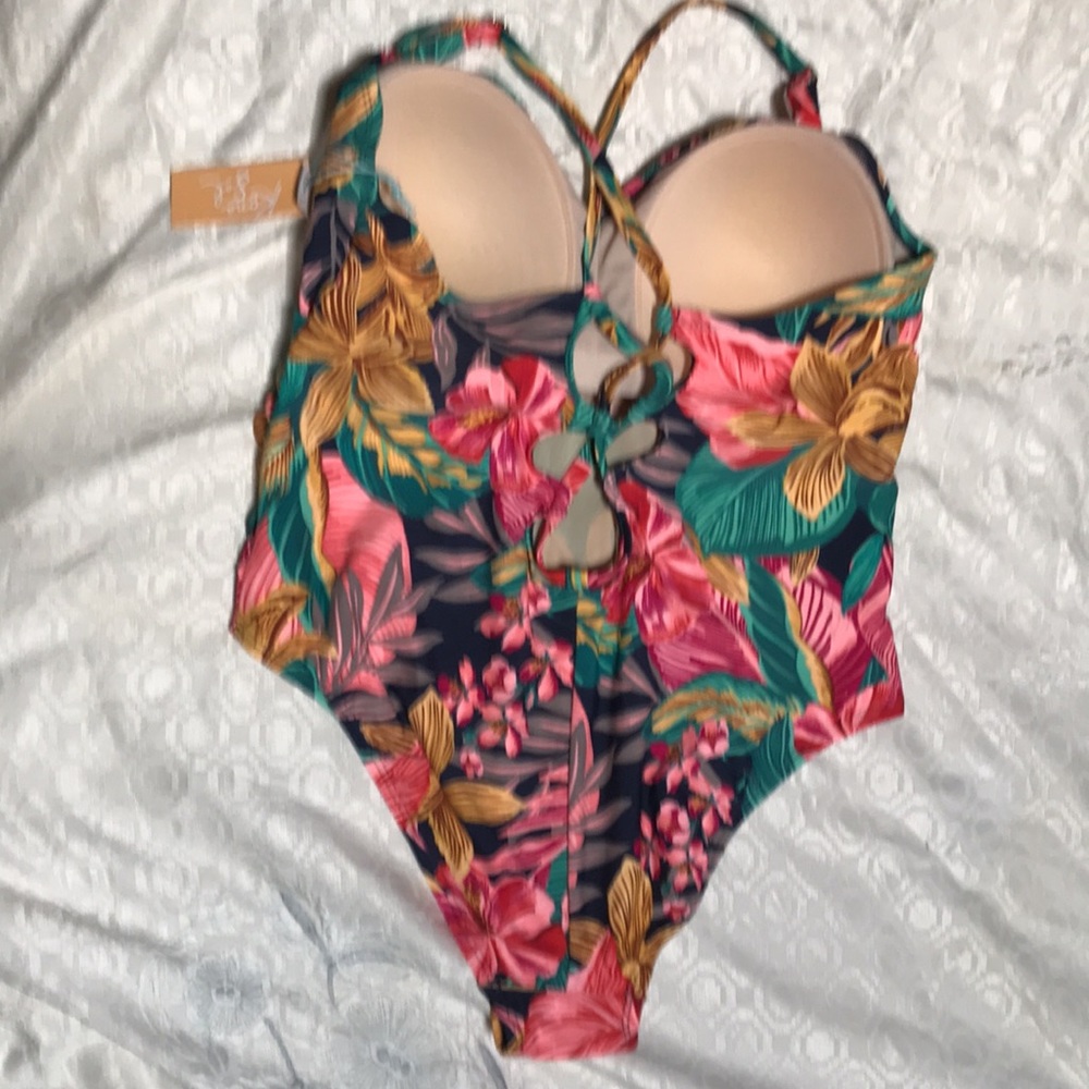 Kona Sol Swim Suit - Picture 3 of 8